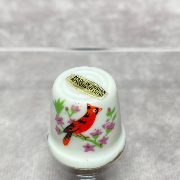 Porcelain Cardinal Bird Thimble With Floral Design Sewing Collectible - Picture 2 of 9